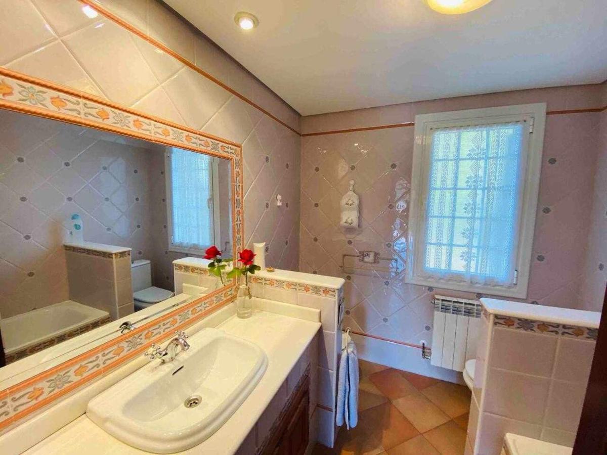 Holiday home Sagastienea Con Piscina Y Tenis En La Rioja
